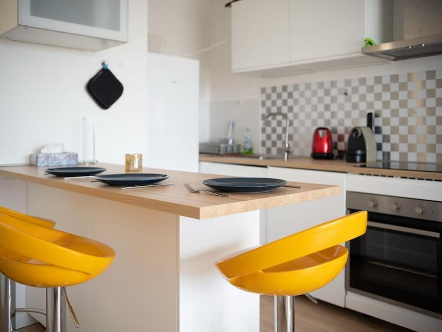 Appartement Tout Equipe Climatise Terrasse Hopital De La Timone Marseille Bagian luar foto
